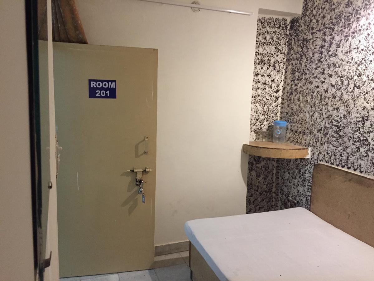 Karam Durga Guest House Ню Делхи Екстериор снимка
