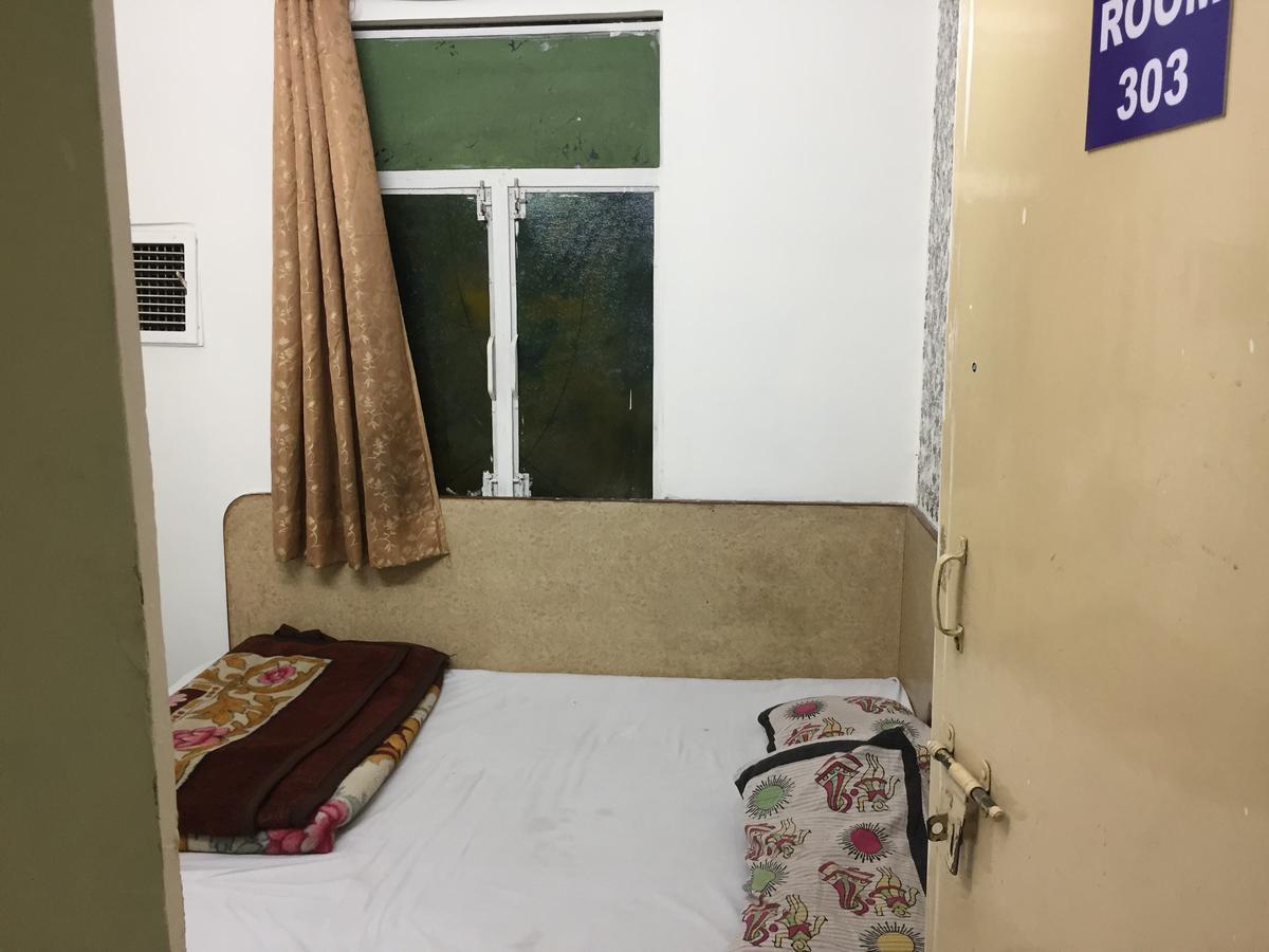 Karam Durga Guest House Ню Делхи Екстериор снимка