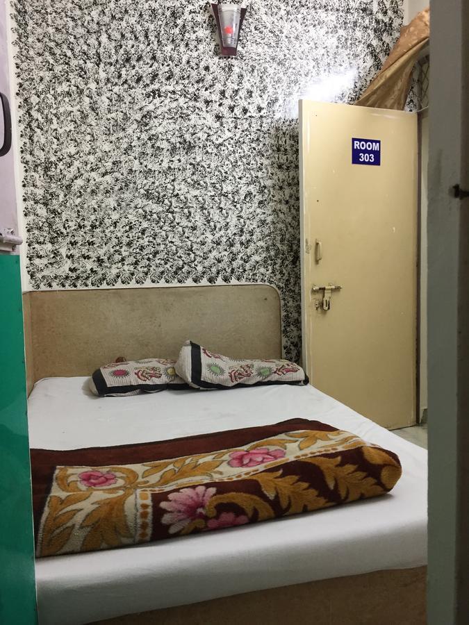 Karam Durga Guest House Ню Делхи Екстериор снимка